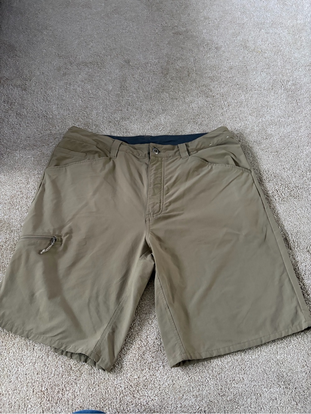Like New Patagonia Men’s Quandary Shorts 10" Inseam Khaki Tan Hiker Trail 36